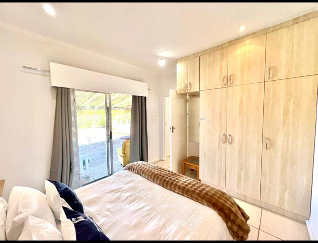 5 BEDROOM HOUSE FOR SALE IN PARADISE BEACH